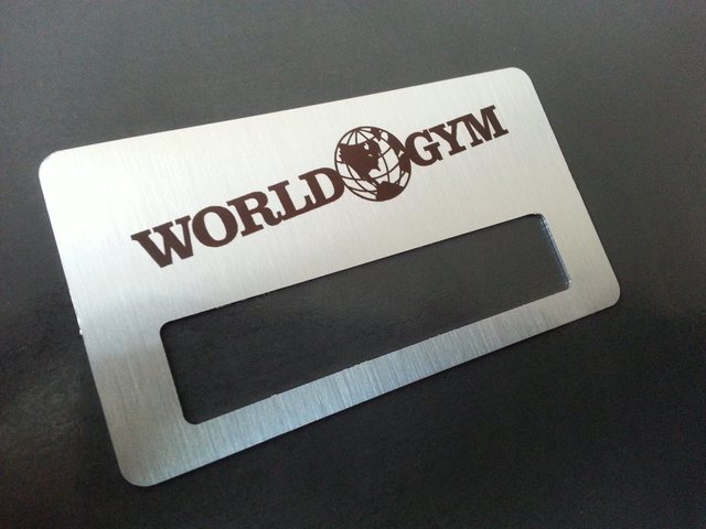 алюминиевый бейдж с окном